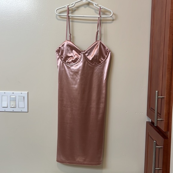 BRAND NEW- BLUSH PINK DRESS - Picture 5 of 10